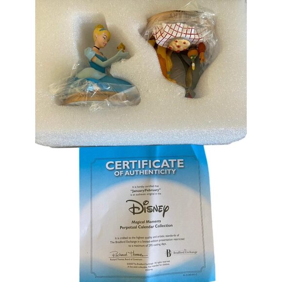 Bradford Exchange Disney Magical Moments Perpetual Calendar Figurines JANUARY & - Picture 1 of 2